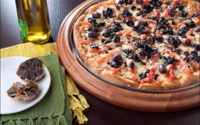 Por que você deve cozinhar com alho negro?