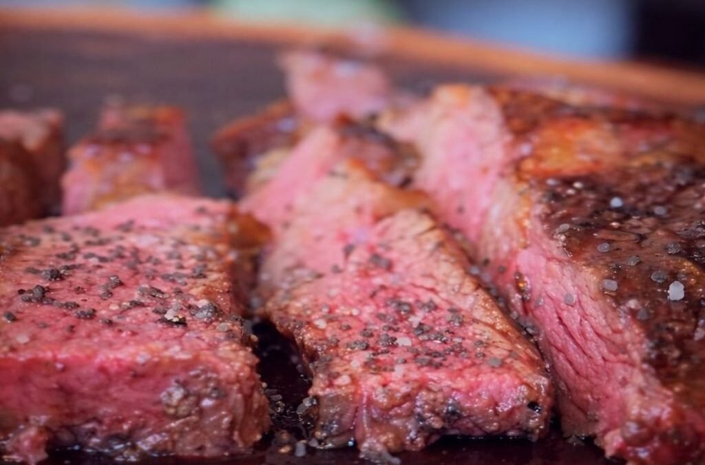 Alho Negro no Churrasco: O Ingrediente que Aproxima Técnica, Umami e Fogo