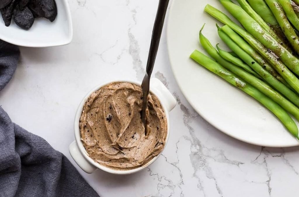 Manteiga de alho negro