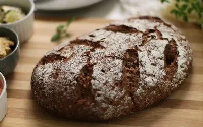 Pão multigrãos de alho negro