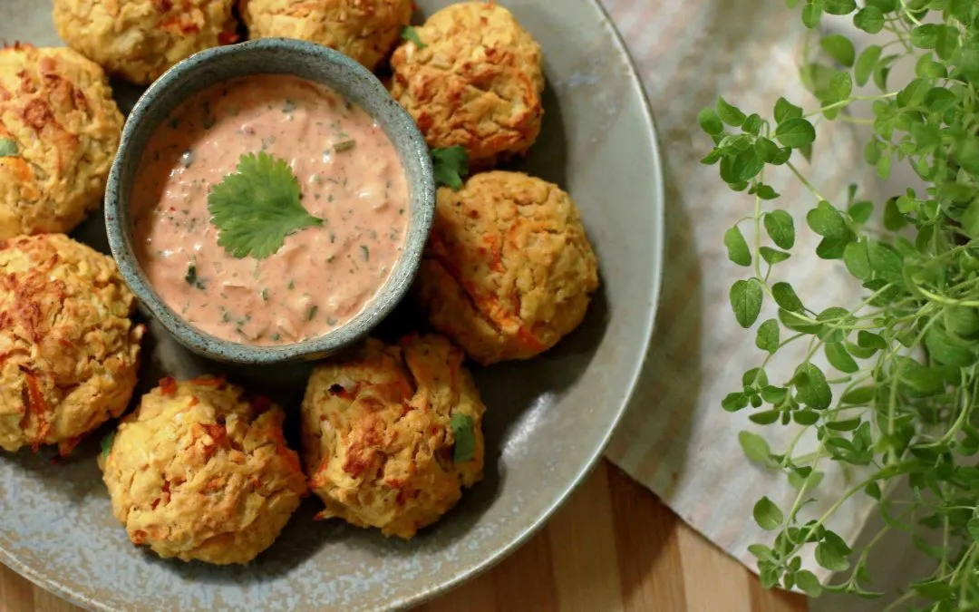 Bolinhos de Grão de Bico com Alho Negro