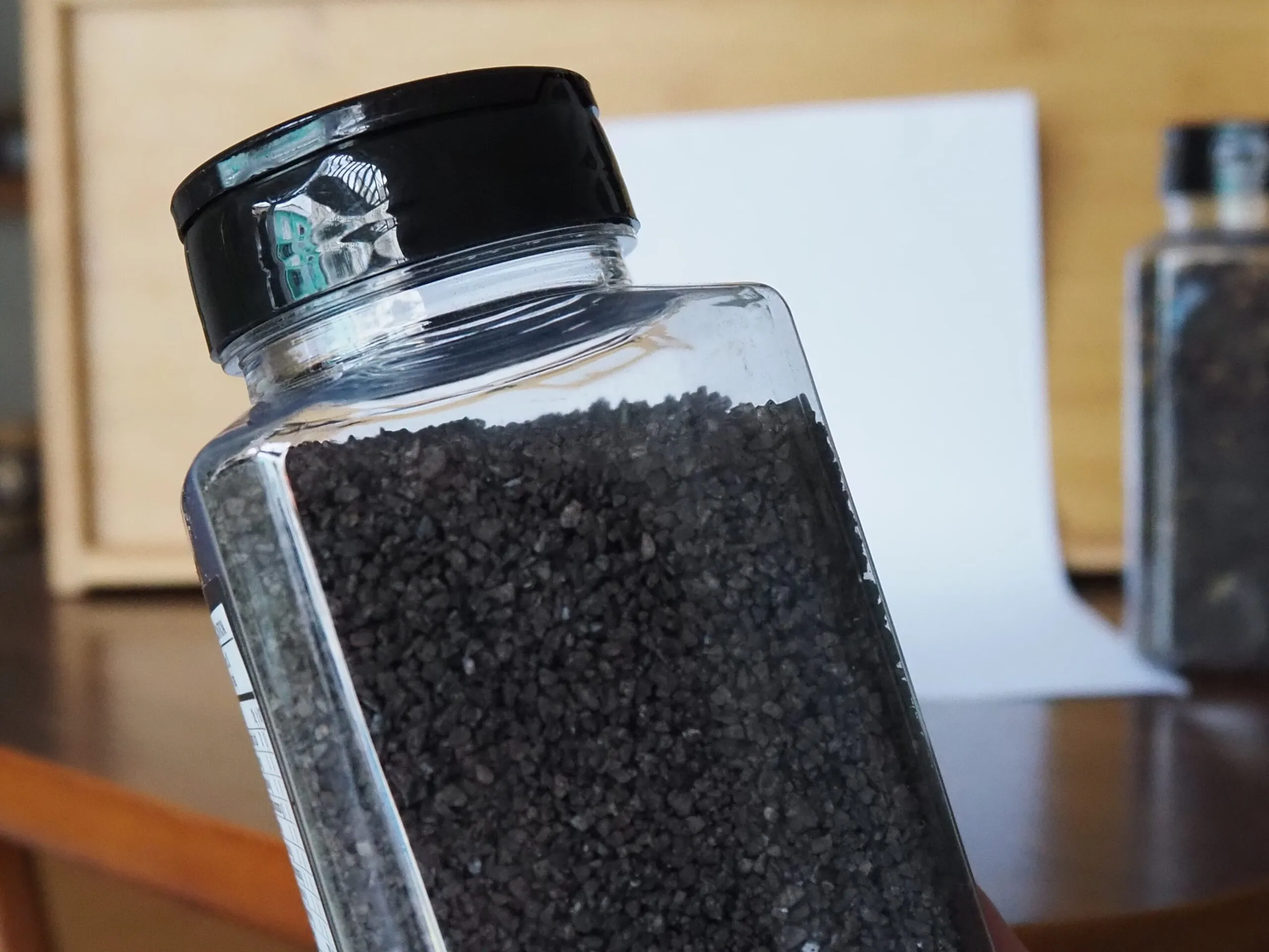 Sal Grosso de Alho Negro Artesanal Refil 350g - Imagem 2